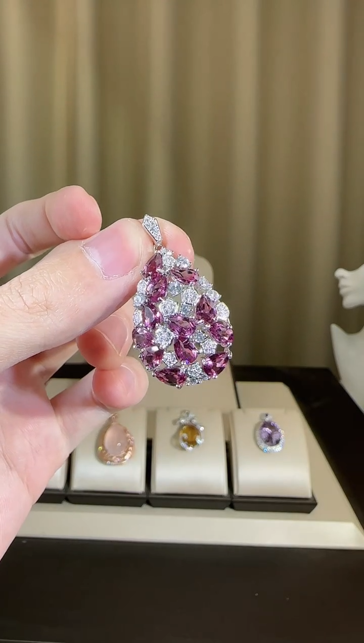 【闪购商品】石榴石颈饰银S925镶嵌设计款