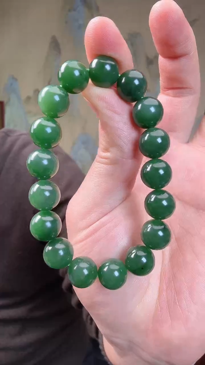 颈饰未镶嵌和田玉.