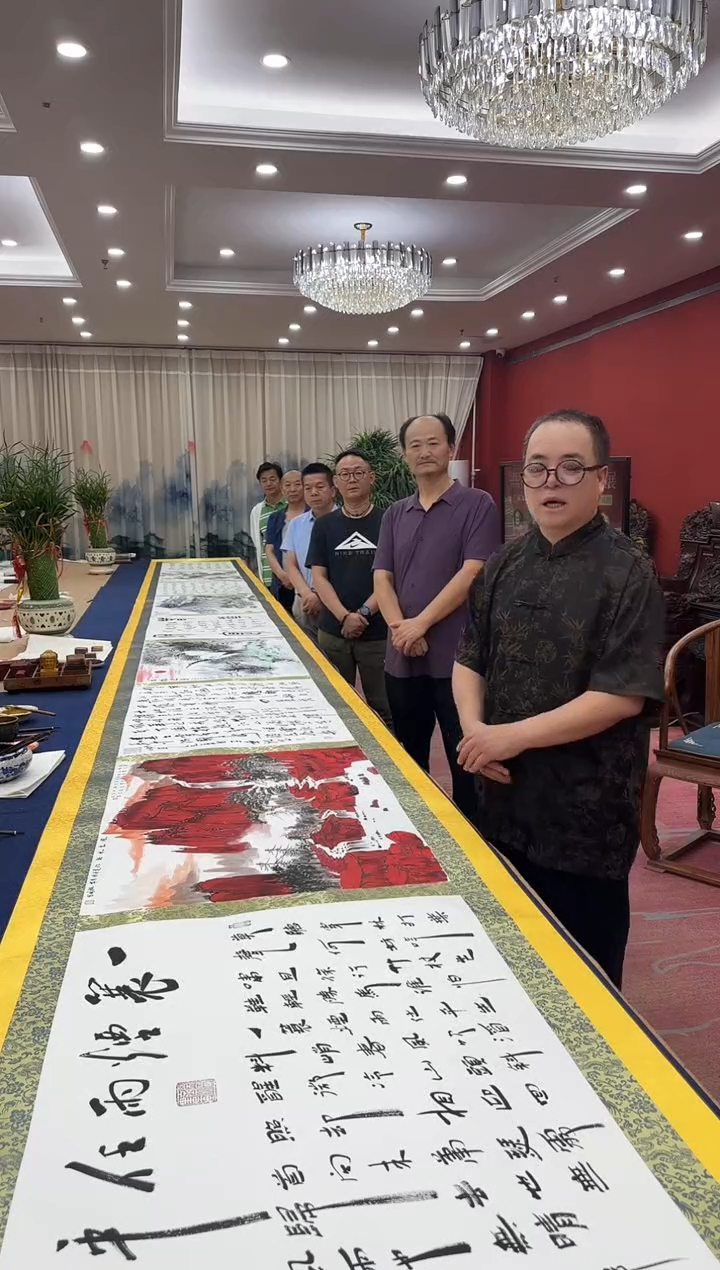 书法多人合作十米长一米宽金卷 证书 锦盒