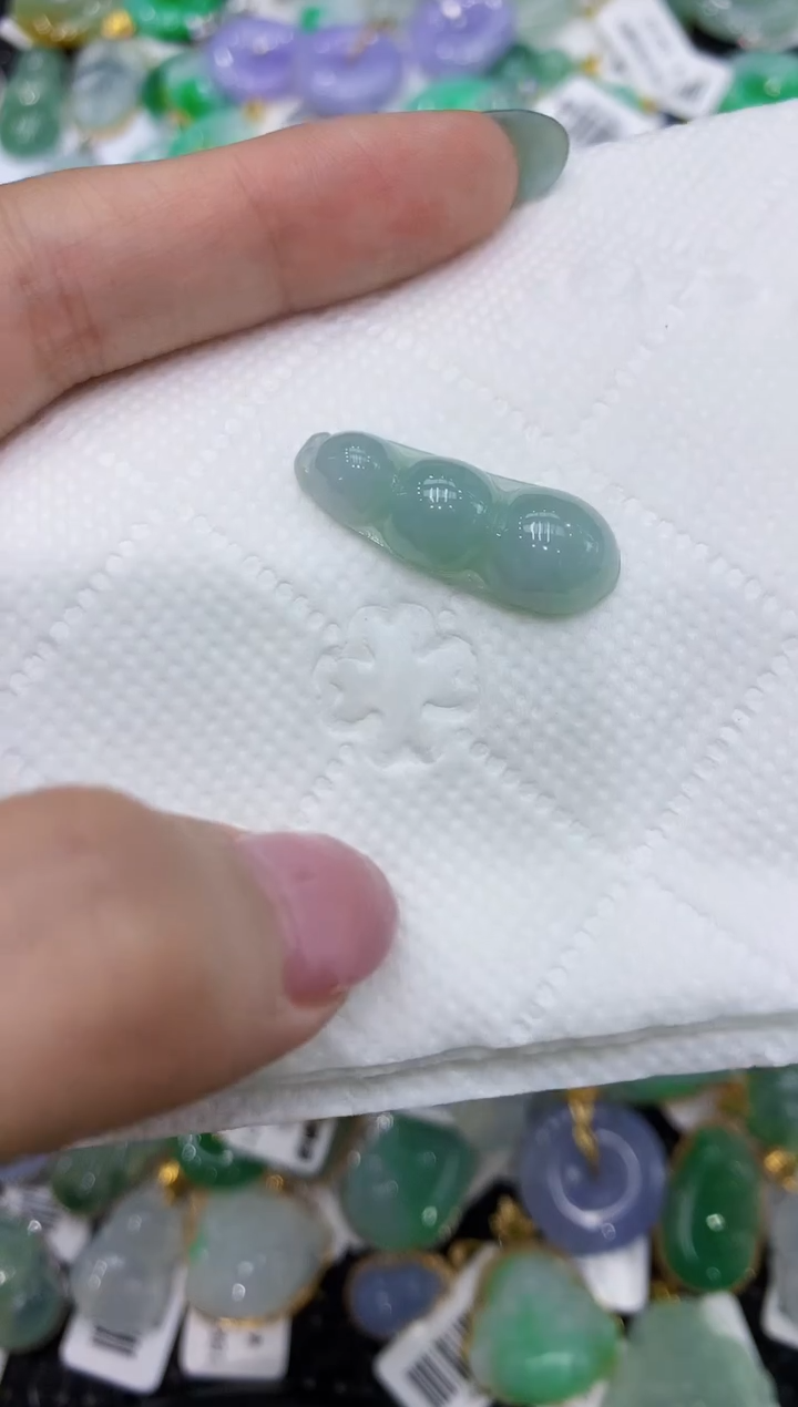 翡翠未镶嵌颈饰111111111111