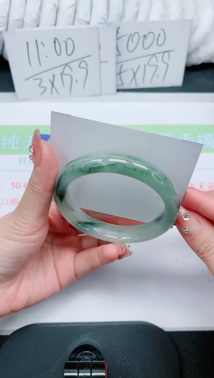 【闪购商品】石英质玉手镯未镶嵌50