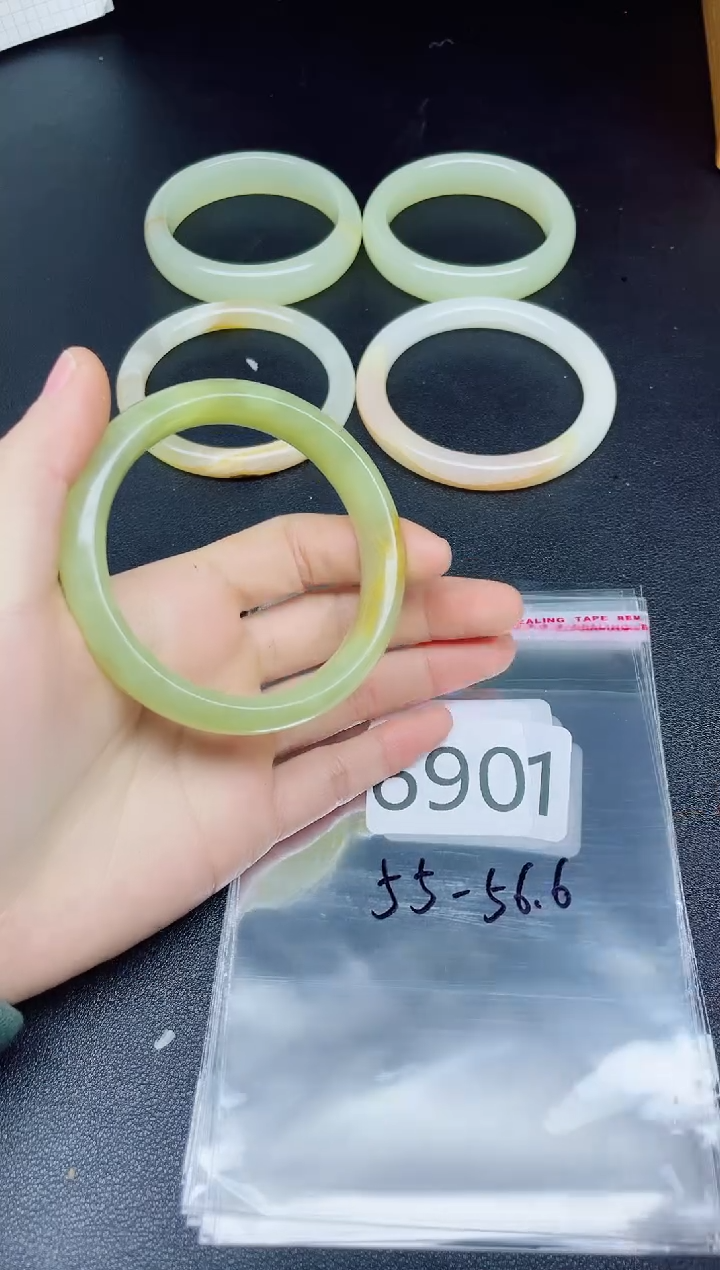 未镶嵌手镯石英质玉690