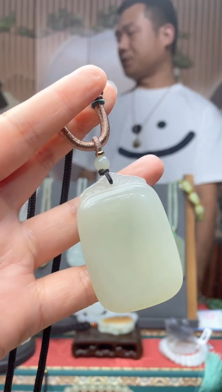 和田玉未镶嵌颈饰拍一发一