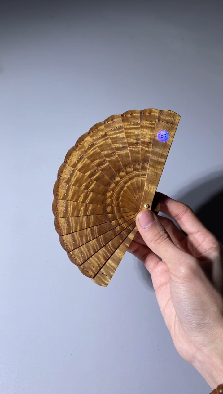 【闪购商品】金丝楠木雕152号10cm金丝楠木小叶桢楠掌中扇