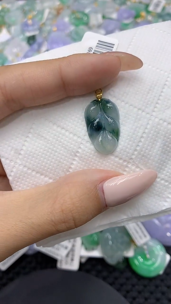颈饰18K金镶嵌翡翠111111111111