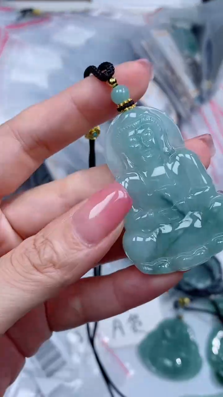 翡翠未镶嵌颈饰吊坠