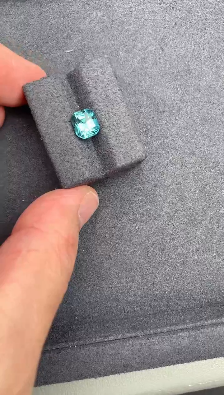 【闪购商品】碧玺裸石未镶嵌1.6ct拉贡碧玺