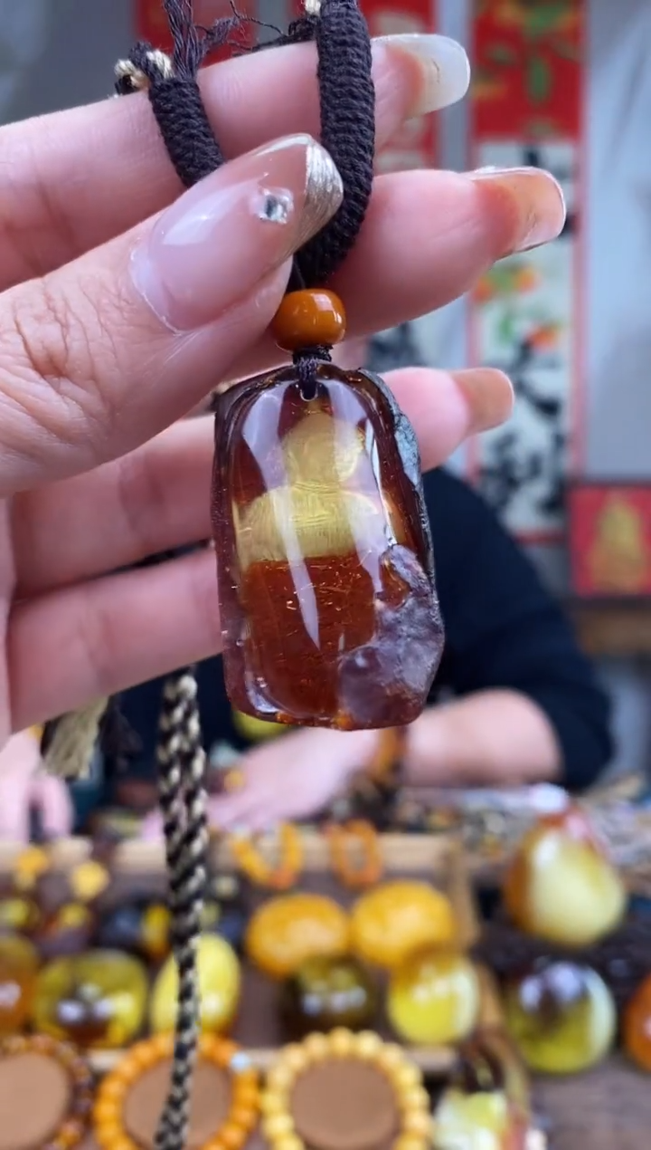 【闪购商品】琥珀裸石未镶嵌基地发货 一物一证 顺丰包邮