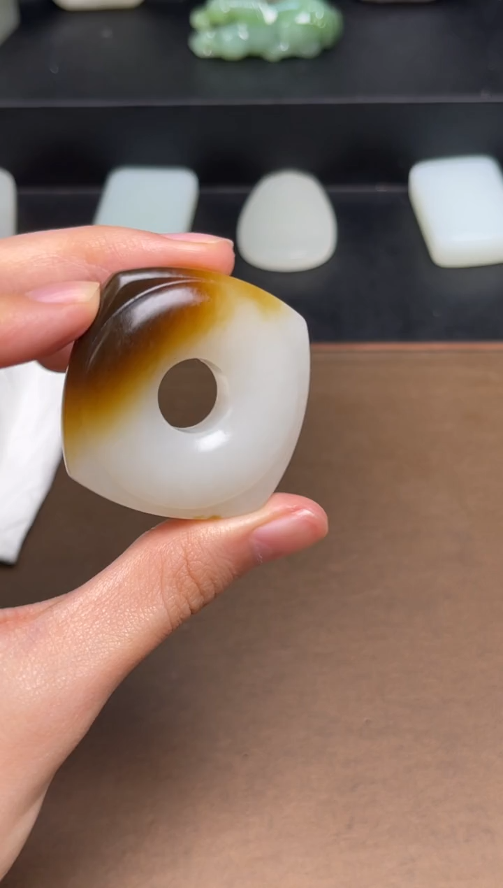 和田玉未镶嵌颈饰68