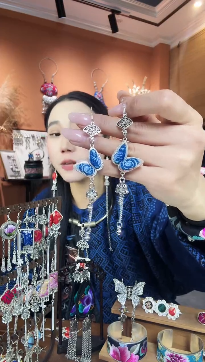 【闪购商品】刺绣纯手工民族风耳环