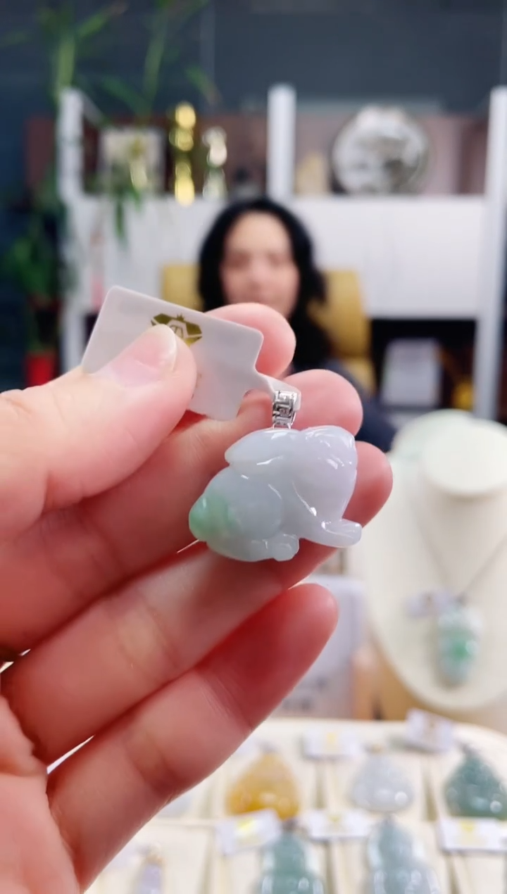 【闪购商品】翡翠颈饰18K金镶嵌天然缅甸翡翠 生肖兔(一物一证)