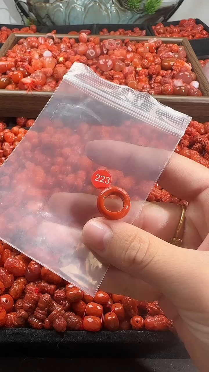 颈饰未镶嵌南红玛瑙1