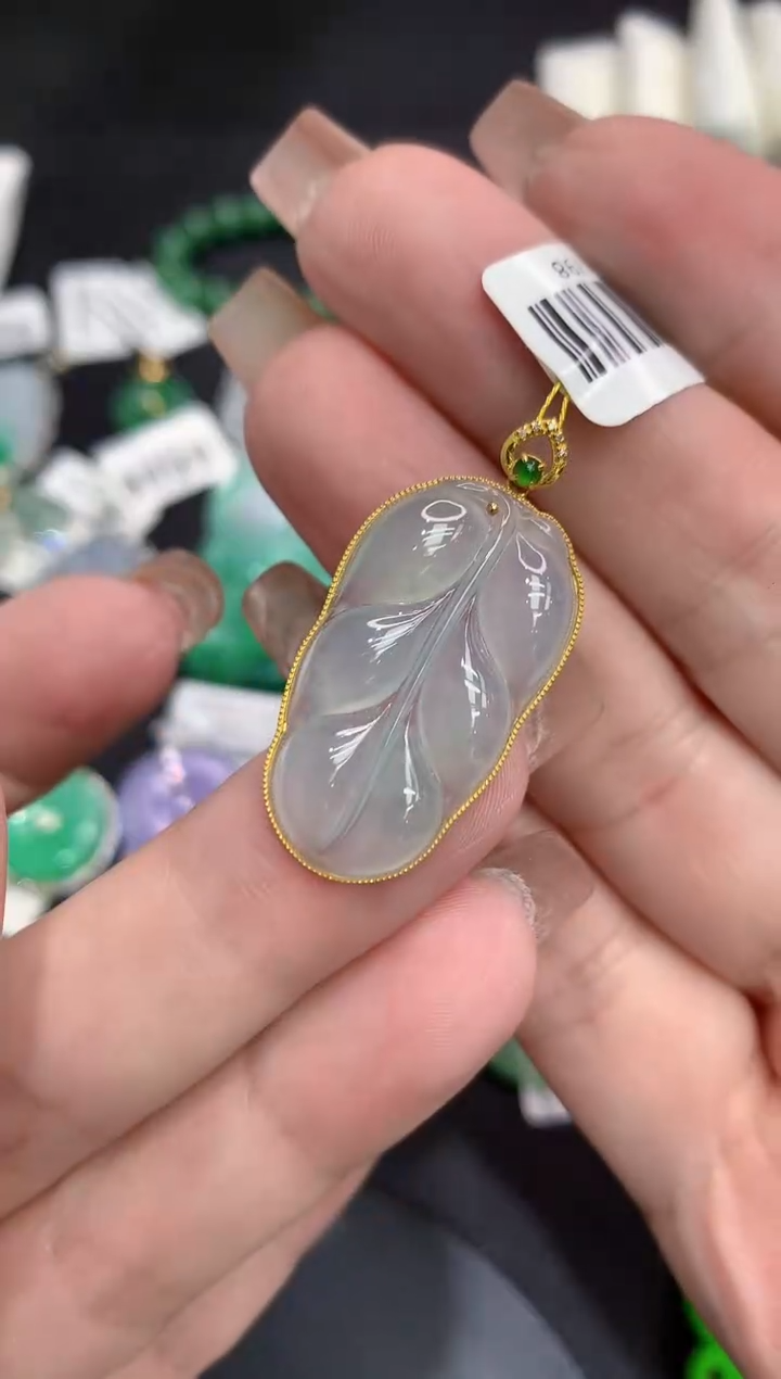 吊坠(不含链)18K金镶嵌翡翠111