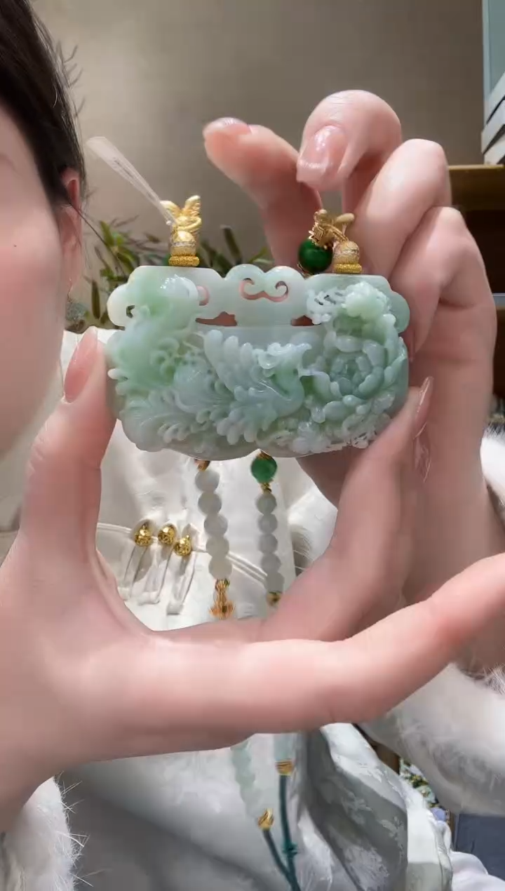 【闪购商品】翡翠颈饰未镶嵌吊坠