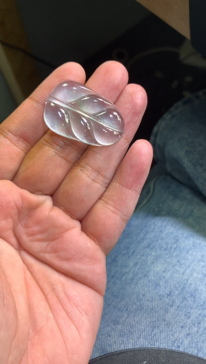 【闪购商品】翡翠颈饰未镶嵌叶子