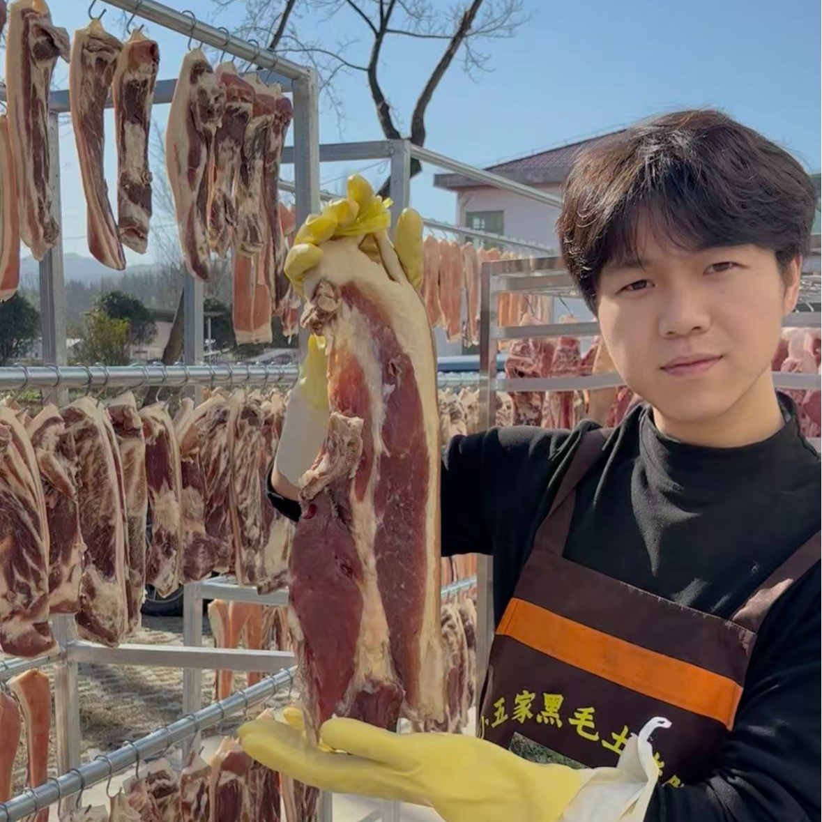 现场称重-小五家《腊肠》大别山散养黑毛土猪腊肉