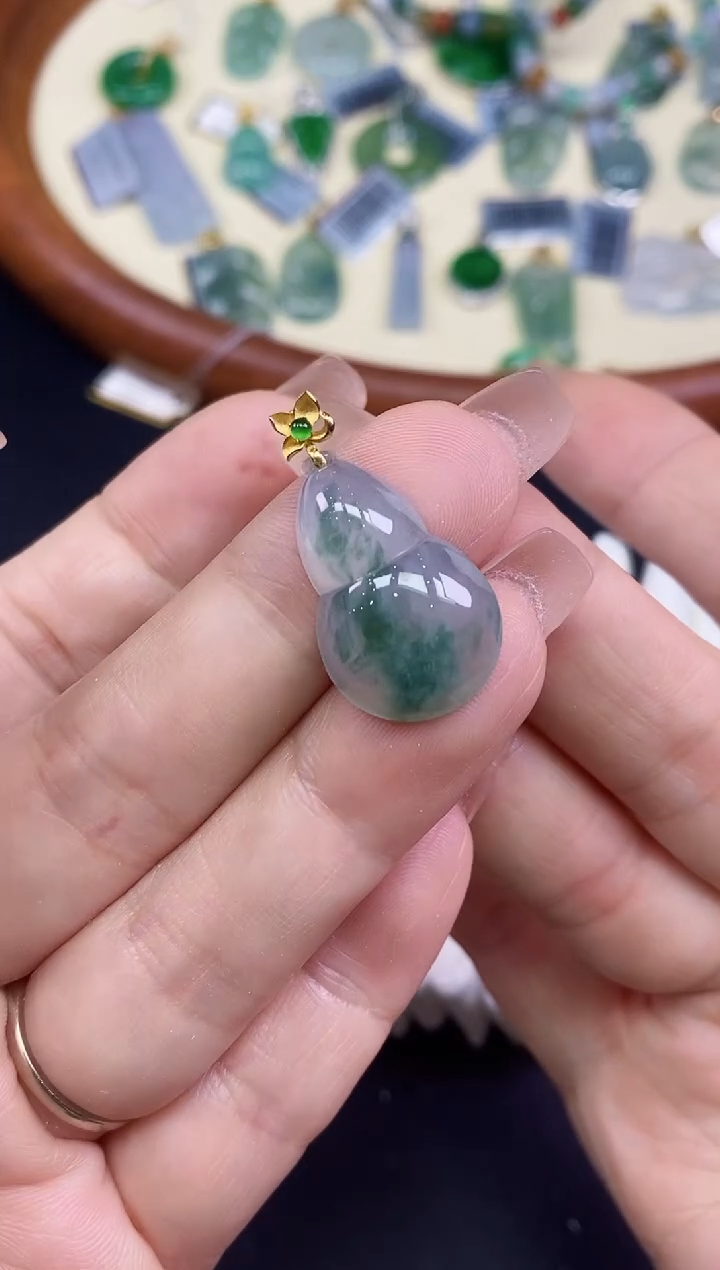 吊坠(不含链)18K金镶嵌翡翠葫芦18K金扣镶嵌@@CMT