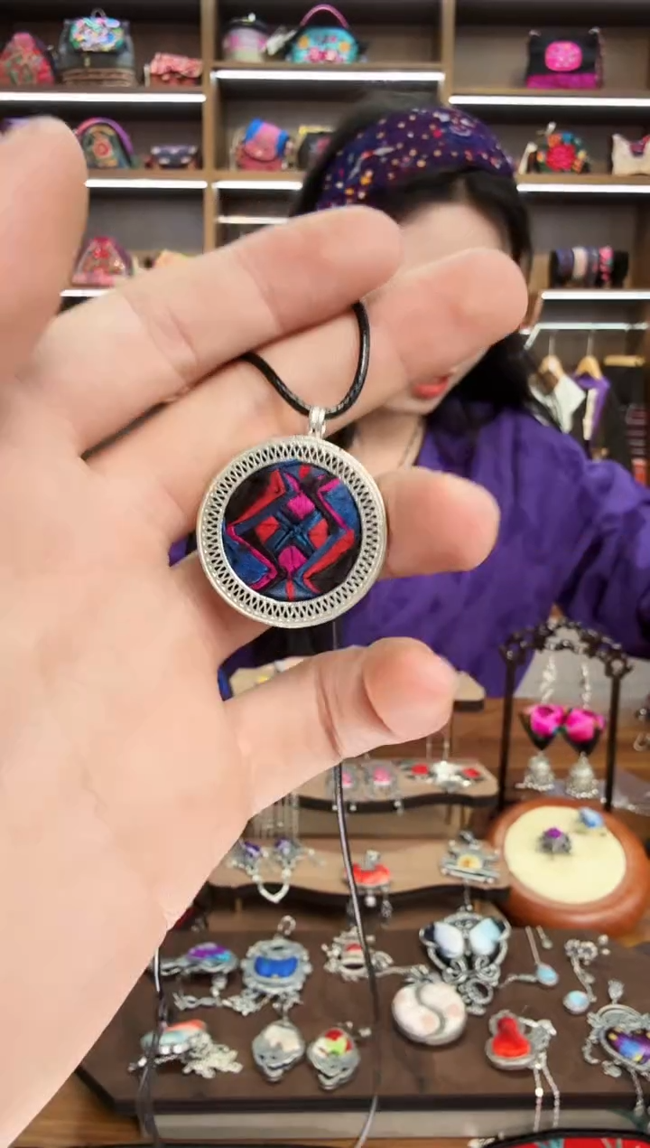 【闪购商品】织绣198蒙阿苏苗绣传承