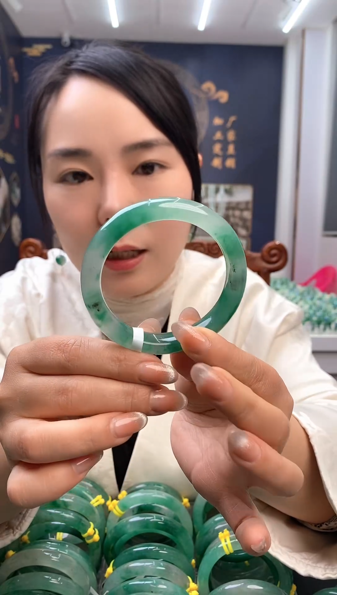 【闪购商品】石英质玉手镯未镶嵌天然非洲翠高冰手镯030