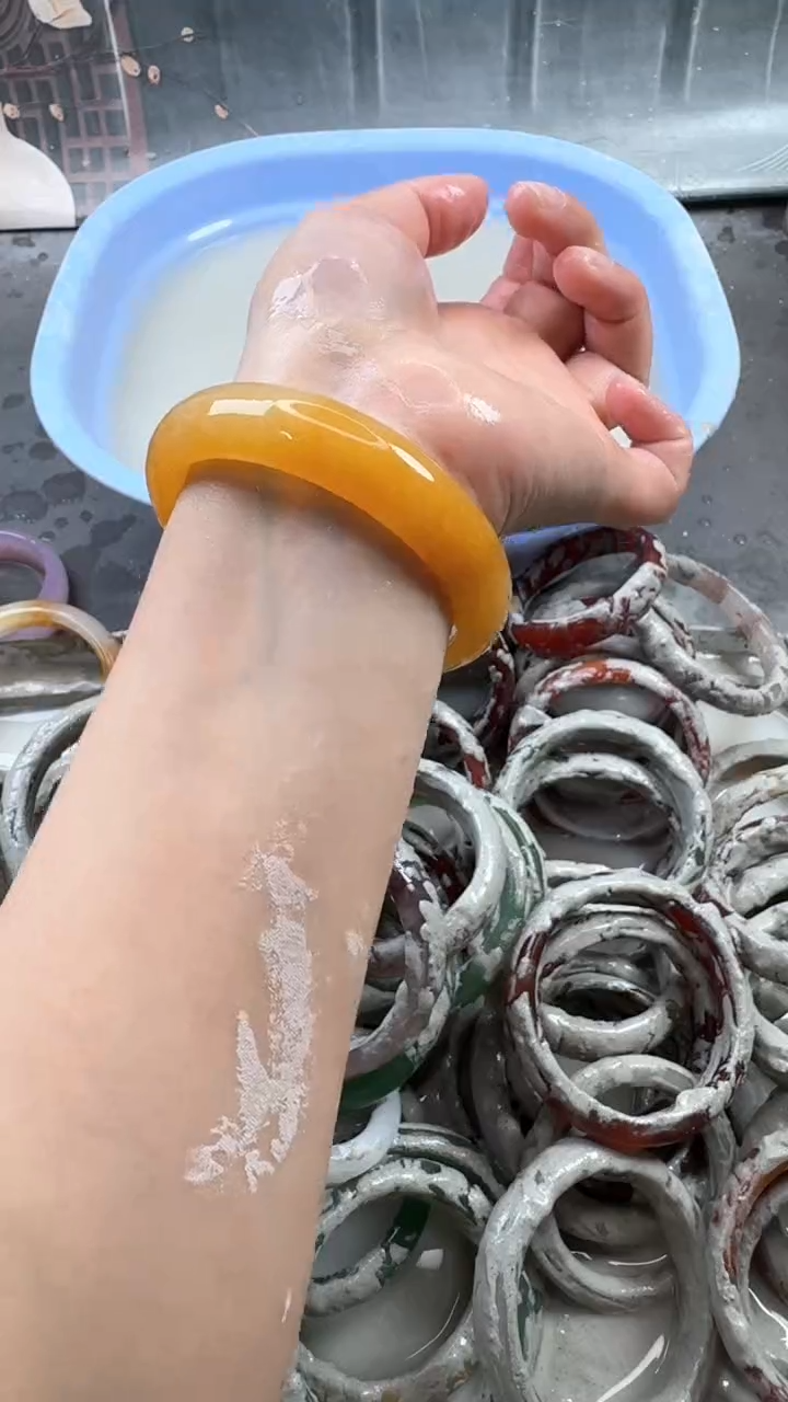 【闪购商品】石英质玉手镯未镶嵌42 6160