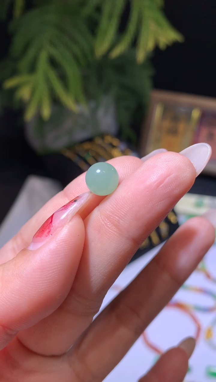 【闪购商品】定制翡翠未镶嵌8.6*珠子150+15