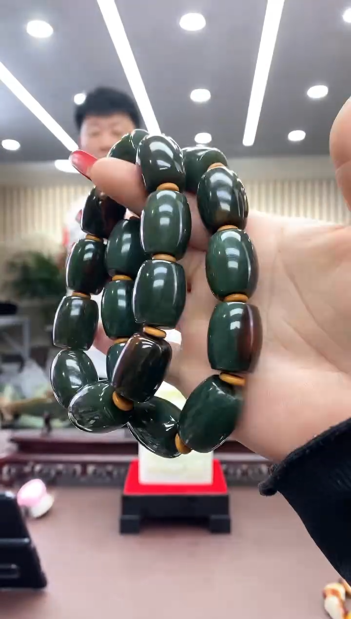 【闪购商品】透闪石质玉手串未镶嵌多样式发货随机发一