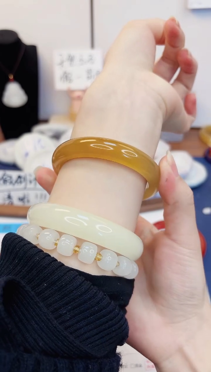 【闪购商品】石英质玉手镯未镶嵌332