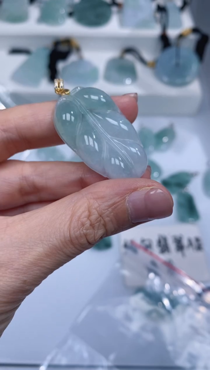 颈饰银S925镶嵌翡翠吊坠