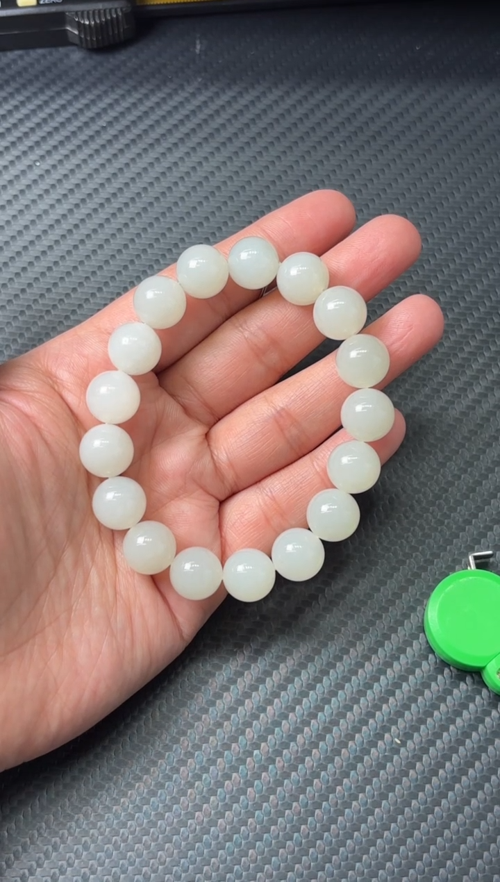 未镶嵌手串和田玉和田黑山微色差卡12M