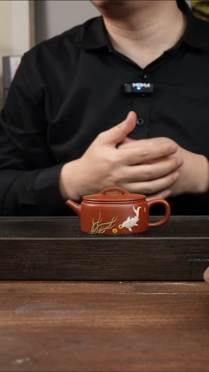 茶杯紫砂爱***人朱泥汉瓦   堆绘金鱼    150CC  