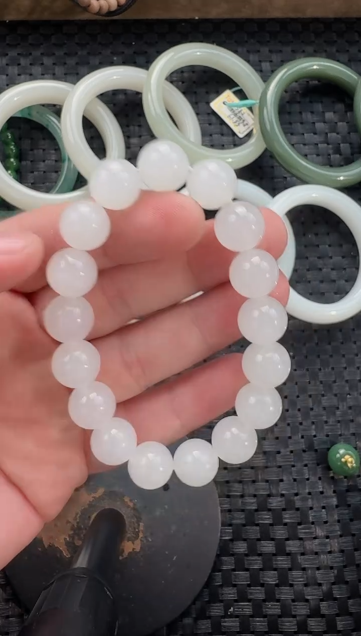 颈饰未镶嵌和田玉12mm白月光手串