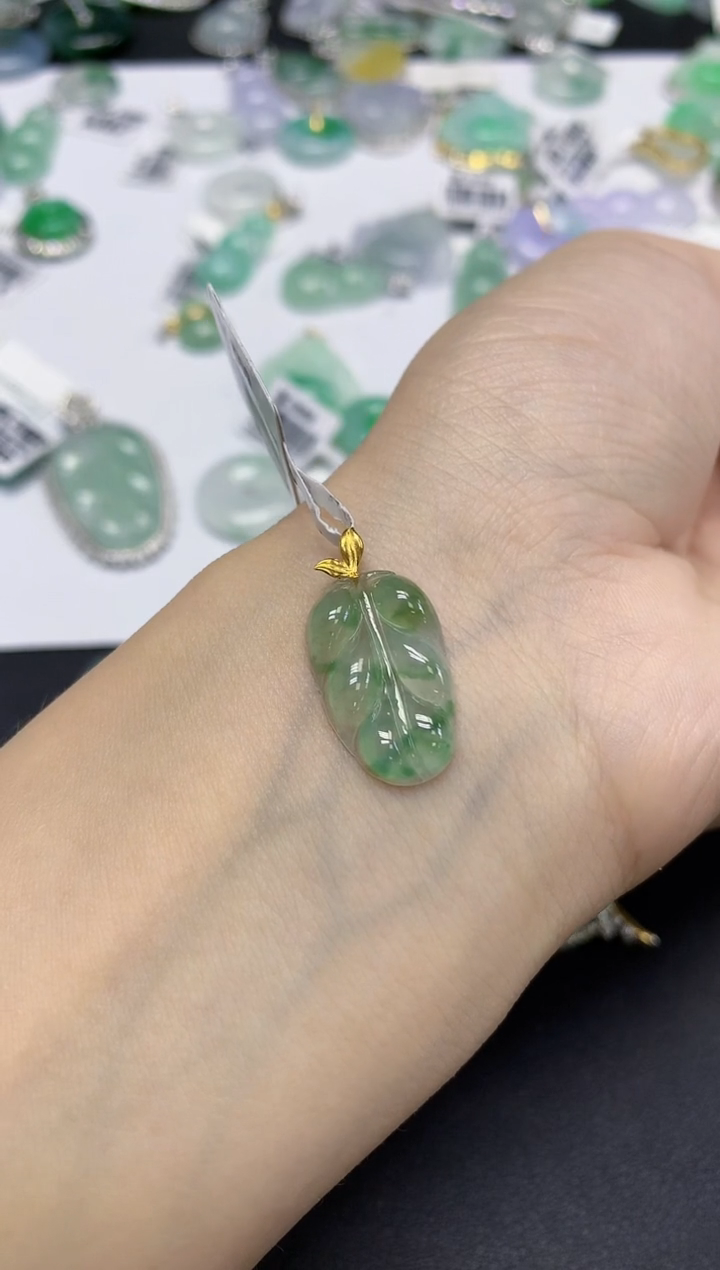 颈饰18K金镶嵌翡翠天然缅甸翡翠A货百元以上9元证书费自理