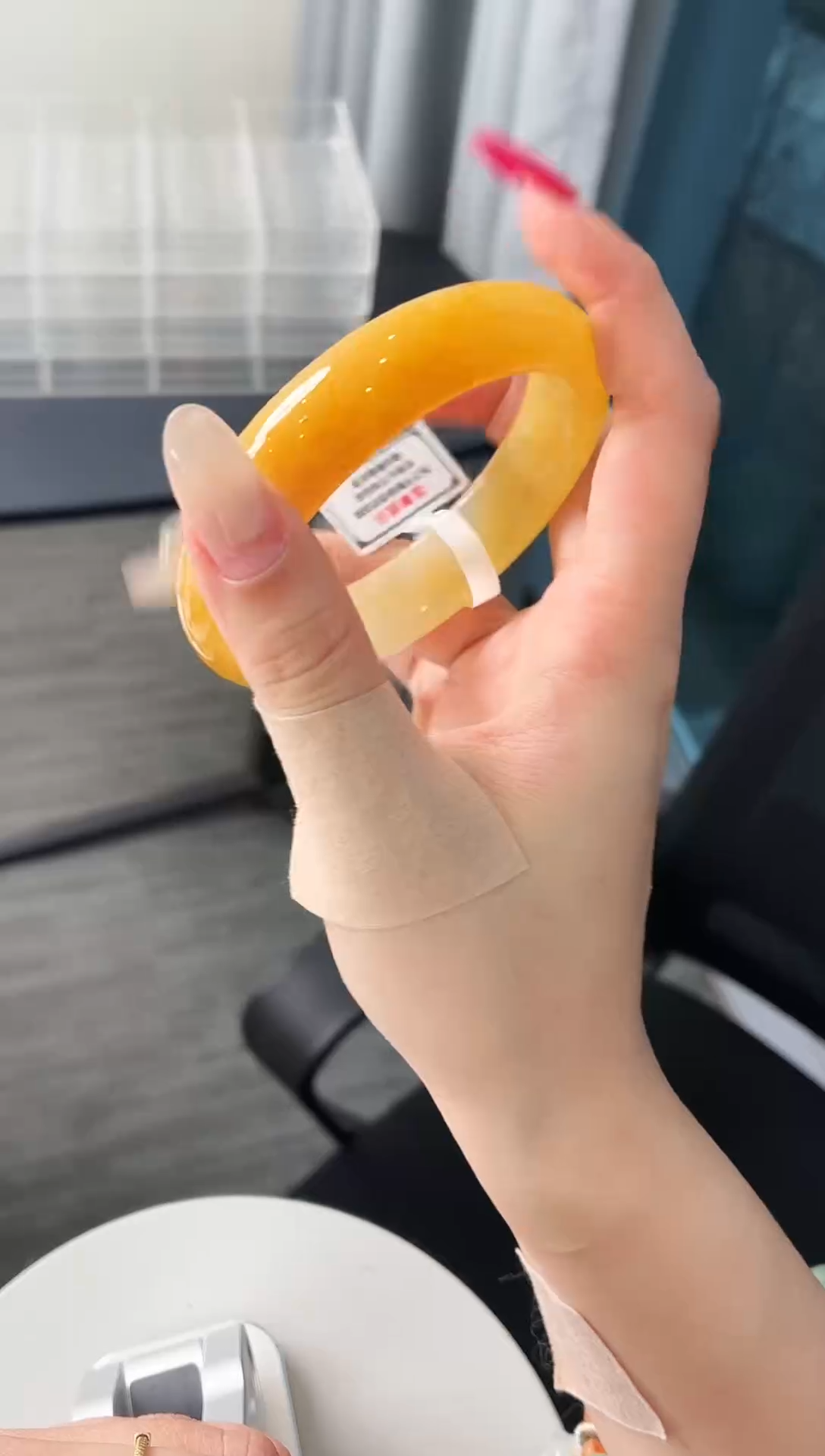 未镶嵌手镯石英质玉95.58