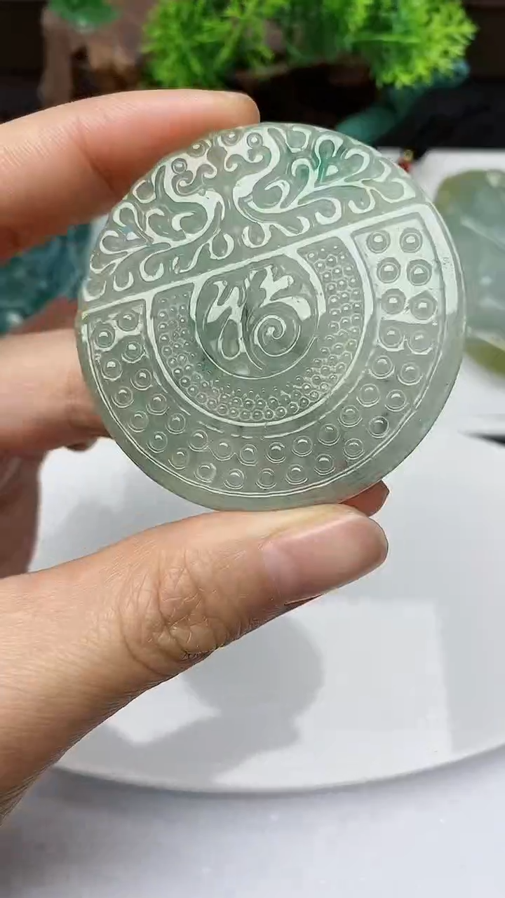 【闪购商品】翡翠颈饰未镶嵌         