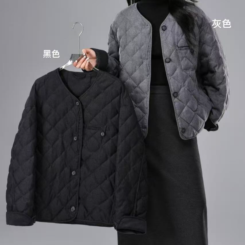 2063号7772#简约百搭菱格压线无领休闲填充双口袋外套