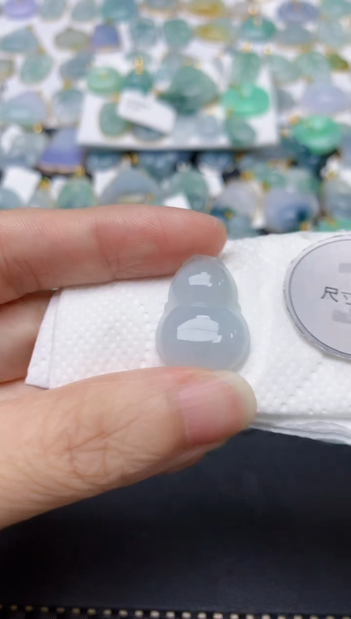 翡翠未镶嵌颈饰天然缅甸A货翡翠