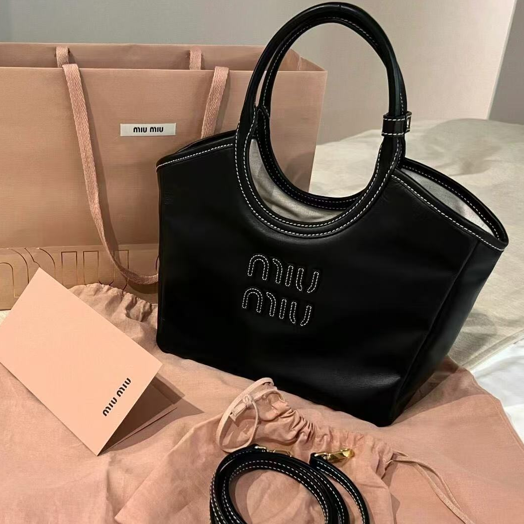 99新 MIU MIU/缪缪 HIHIMiumiu缪缪黑色托特包11835752JL