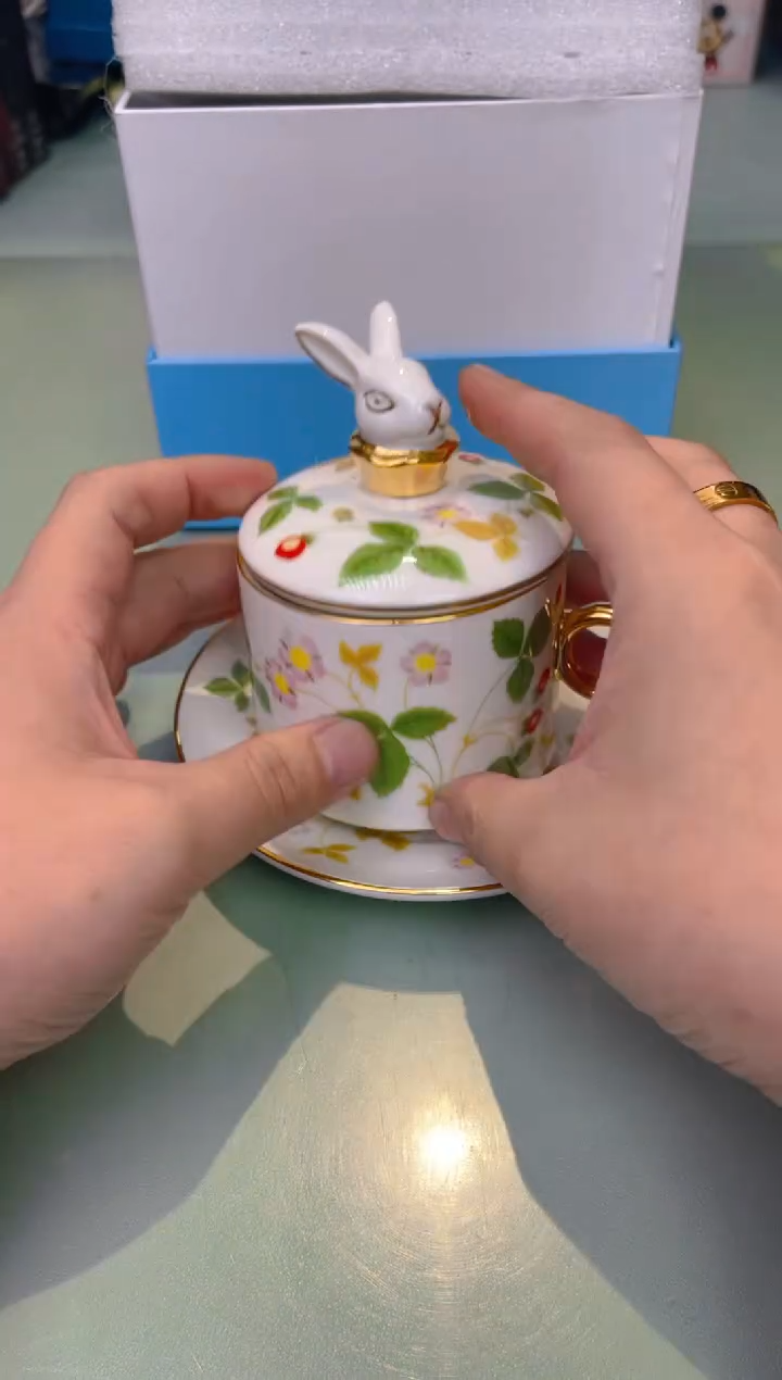 【闪购商品】瓷片兔头咖啡杯               