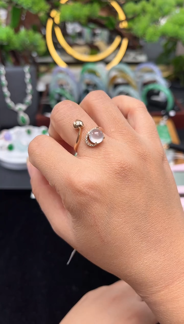 18K金镶嵌戒指翡翠戒指