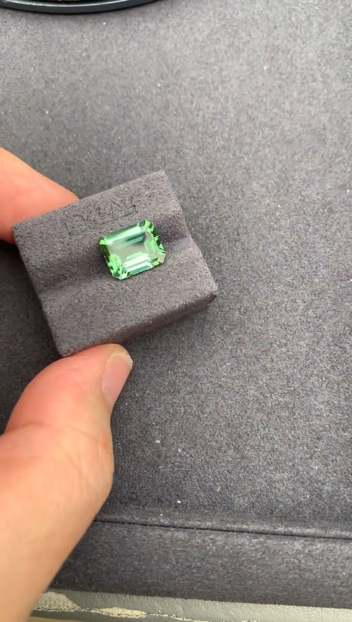 未镶嵌裸石碧玺3.1ct 绿碧玺 定制 BH