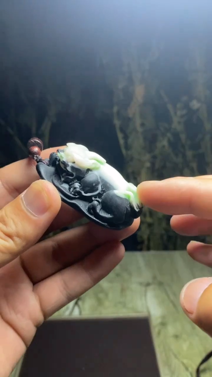 1   精美吊坠