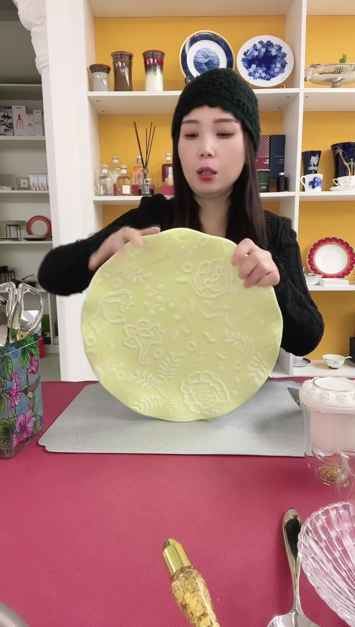 【闪购商品】早春绿微瑕32浮雕盘