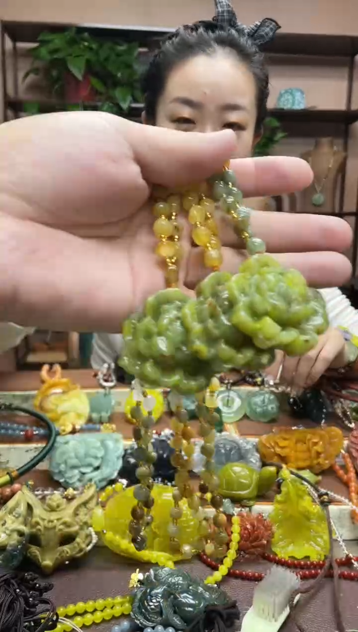 未镶嵌岫玉吊坠 多样性发货发其中之一