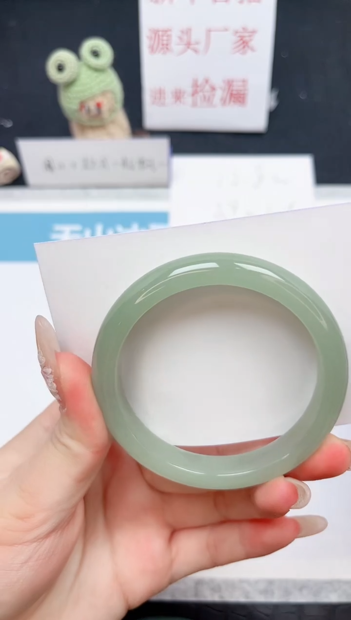 【闪购商品】石英质玉手镯未镶嵌278-54