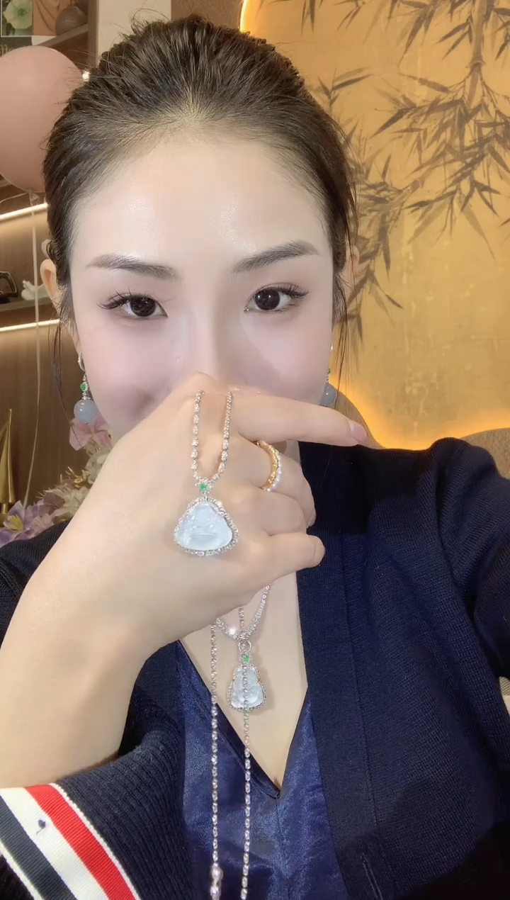 【闪购商品】翡翠吊坠(不含链)18K金镶嵌A13多样性发一件