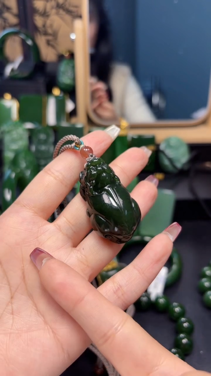 【闪购商品】和田玉（碧玉）吊坠(赠链)未镶嵌1