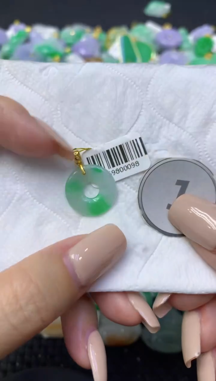 颈饰未镶嵌翡翠天然缅甸翡翠A货