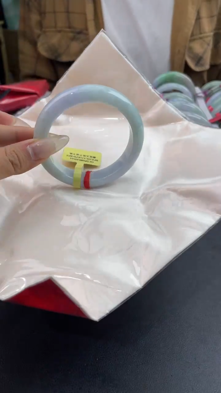 【闪购商品】翡翠手镯未镶嵌1翡翠手镯