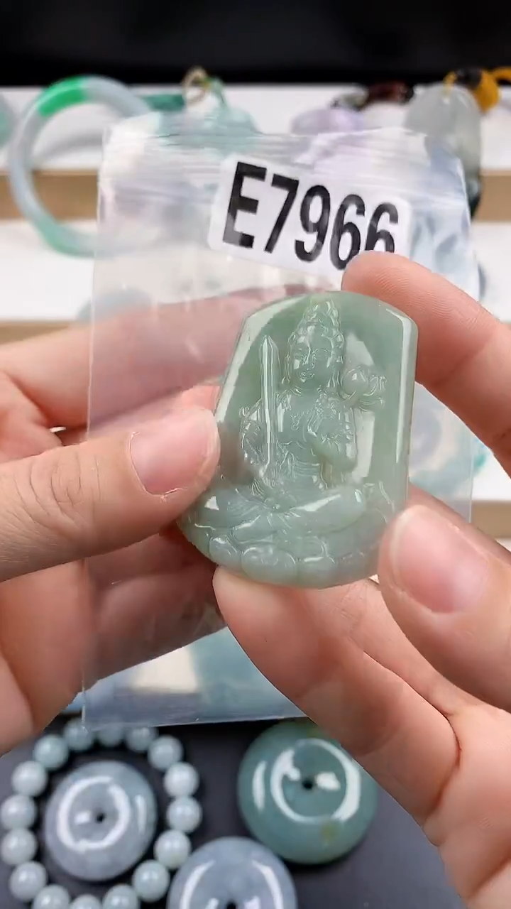 颈饰未镶嵌翡翠天然翡翠吊坠挂件