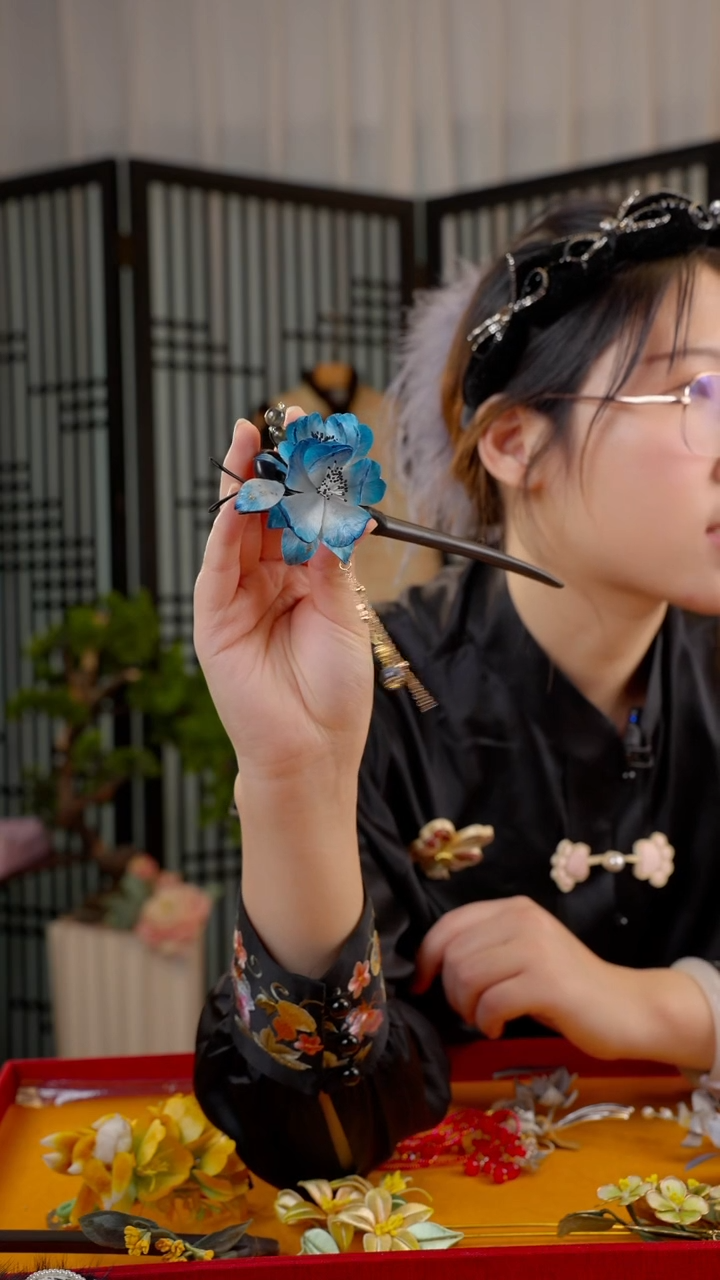 刺绣非遗苏绣绒花饰品